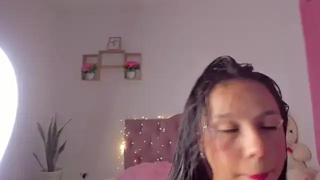 arianna_cute7 from StripChat is Freechat