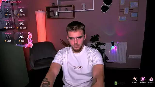 aron_black_ from StripChat is Freechat