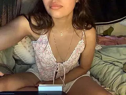 AuraLush from StripChat is Freechat