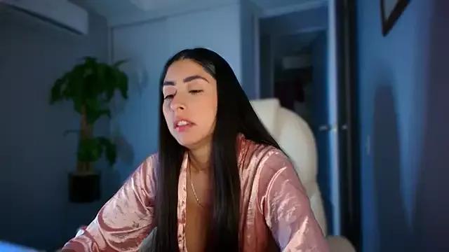 auroracaruso11 from StripChat is Freechat
