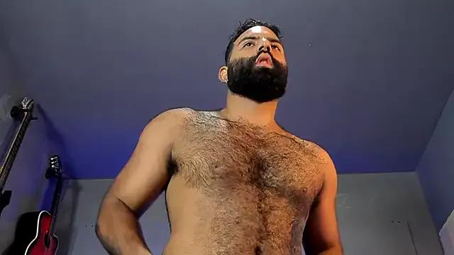 BeardAndrew from StripChat is Freechat