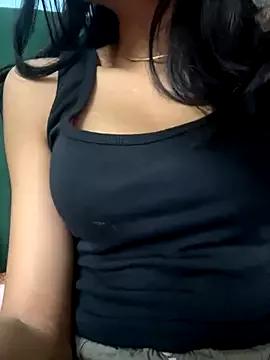 Belarani000 from StripChat is Freechat