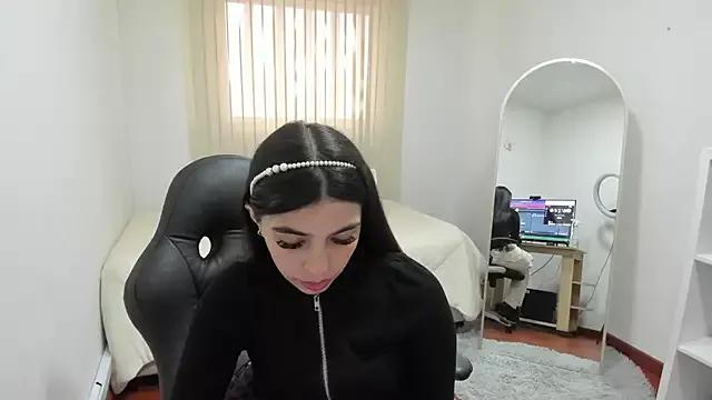 bella_blue18 from StripChat is Freechat