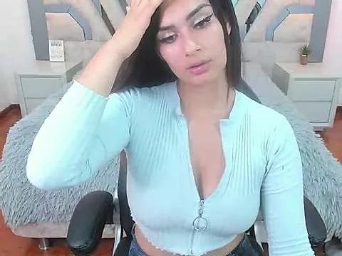 BellaMakela from StripChat