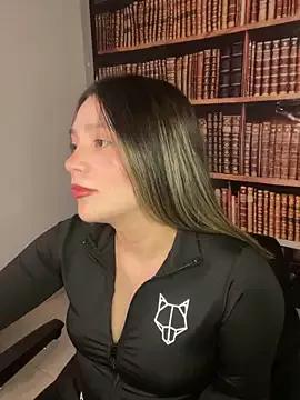 Bellehot_ from StripChat is Freechat