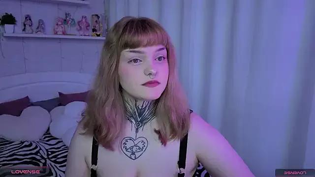 Betty__M00n from StripChat