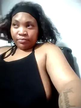 BeverlyQueen14 from StripChat is Freechat