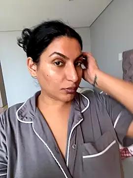 Photos of BigBootyButter from StripChat is Freechat