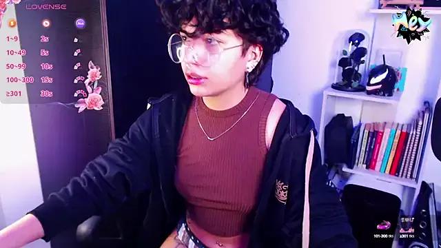 Photos of Bjoneyy from StripChat is Freechat