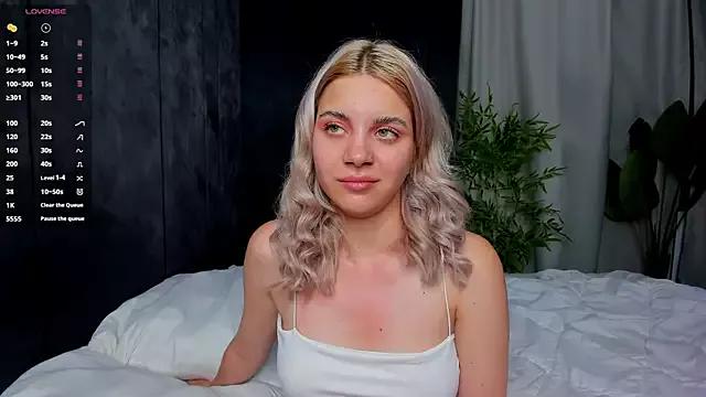 Photos of BlissBoardley from StripChat is Freechat