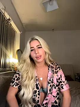 BlondeBetty from StripChat is Freechat