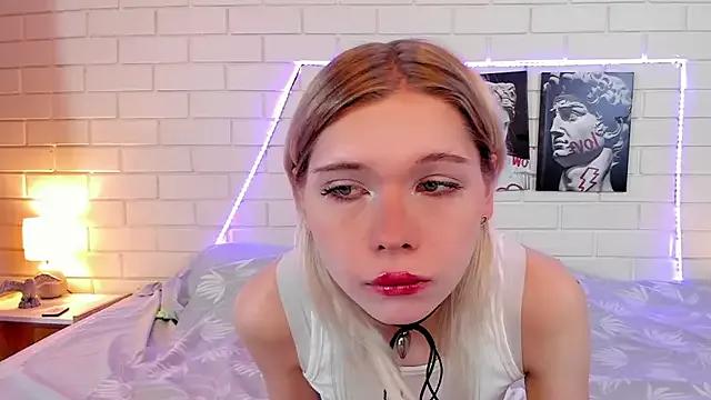 Photos of Blondy_Fina from StripChat is Freechat