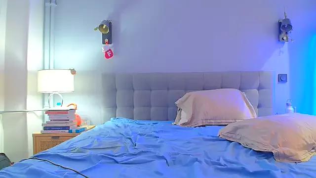 blue-eyez from StripChat is Freechat