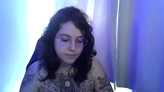 Blue_Liz from StripChat is Freechat