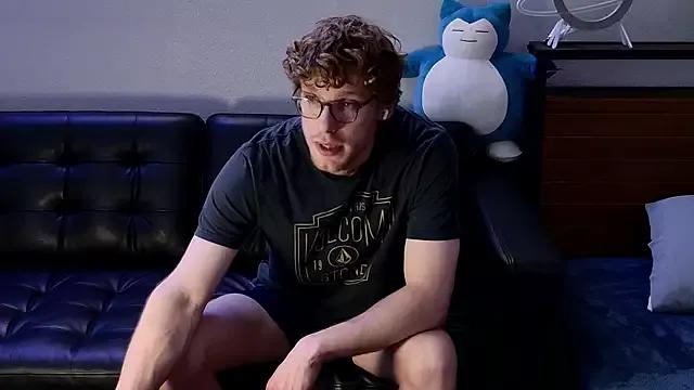 BlueEyedTallGuy94 from StripChat is Freechat