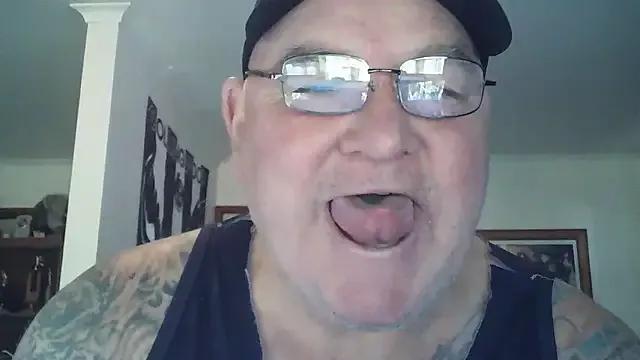 BLUEYEDBEAR69 from StripChat is Freechat