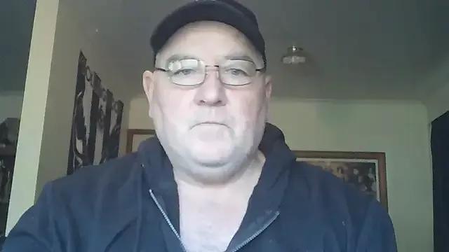 BLUEYEDBEAR69 from StripChat is Freechat
