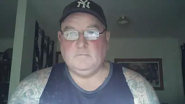 BLUEYEDBEAR69 from StripChat is Freechat