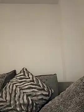 BootyQueenApril from StripChat is Freechat