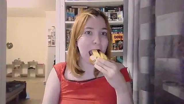 BrattyFoxyGirl from StripChat is Freechat