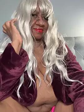 BreanaDivine from StripChat is Freechat