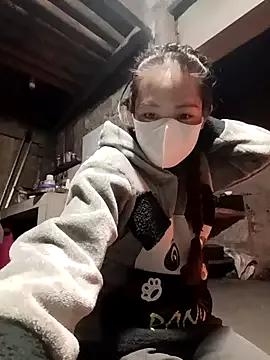 bree-zz from StripChat is Freechat