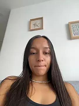 Brunettecollins05 from StripChat is Freechat