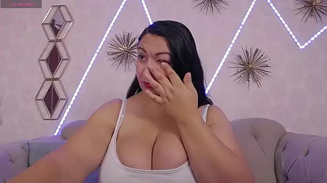 BustyEva_ from StripChat is Freechat