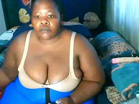 BustyqueenAss from StripChat is Freechat