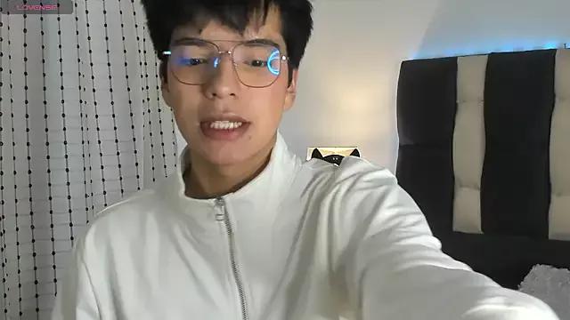 callmesugar_wolf from StripChat is Freechat