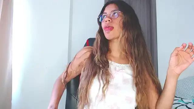 caramelo1900_ from StripChat is Freechat