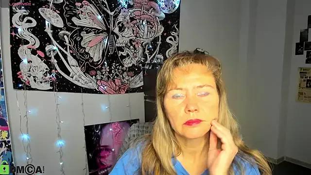 Carla_Vogue from StripChat is Freechat