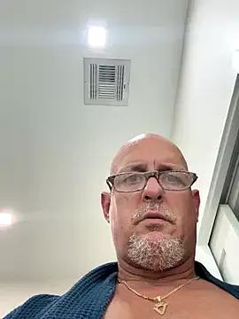 carlospingalinda from StripChat is Freechat