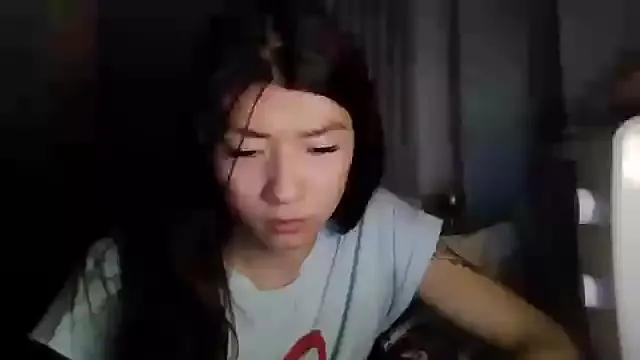 CarlyJoy from StripChat is Freechat