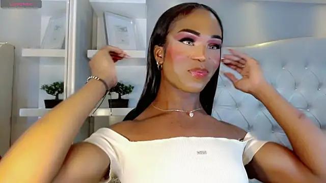 CarlynDarlenis from StripChat is Freechat