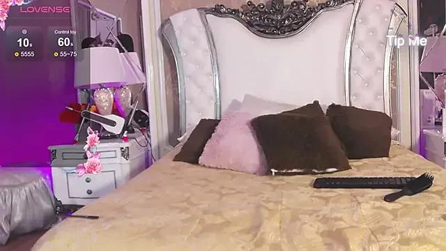 CharlotteBrandt from StripChat is Freechat