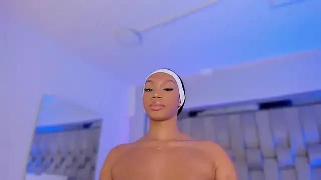 ChaynnaCooper from StripChat is Freechat