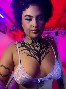cherrywixy from StripChat is Freechat