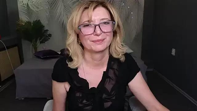 Chery_Bom from StripChat is Freechat