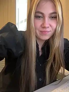 ChloesTem from StripChat is Freechat