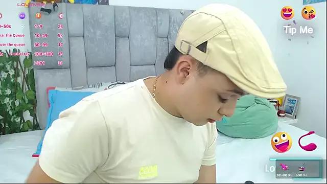 Chris_Hot22 from StripChat is Freechat