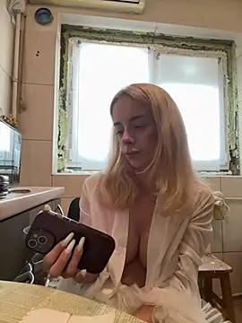 ChristiHanson from StripChat is Freechat