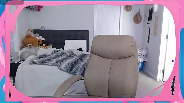 CirqueNoirBlu from StripChat is Freechat