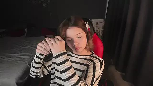 claire__clrence from StripChat is Freechat