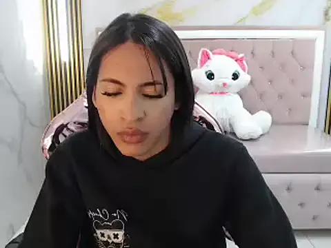 clara_evanss_s from StripChat is Freechat