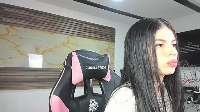 Cloe_roouse from StripChat is Freechat