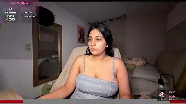 cloe_small from StripChat is Freechat