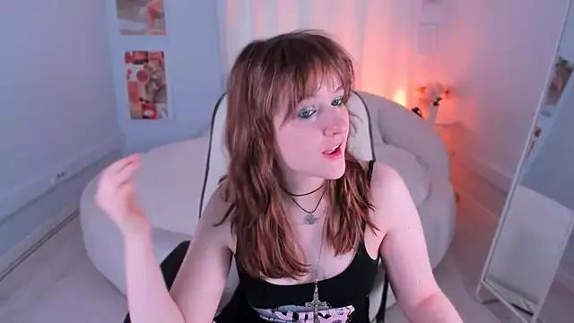Clover_red from StripChat is Freechat