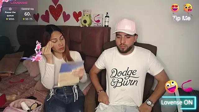 couple_love12 from StripChat is Freechat