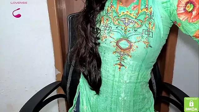 CoupleShowDesi from StripChat is Freechat